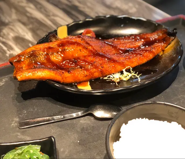蒲燒鰻魚定食