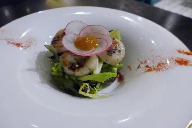 香煎日本帶子配牛油果沙律、熱情果汁