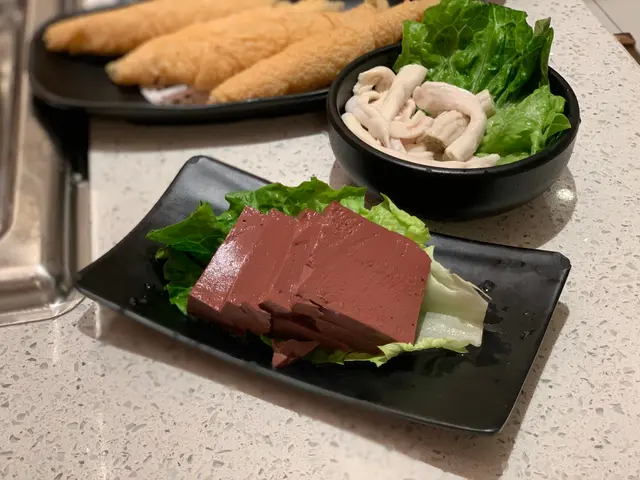 一客有四大件,都幾抵食,入口滑順軟嫩~