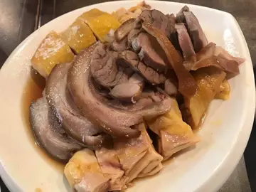 滷水圓蹄併滋味雞