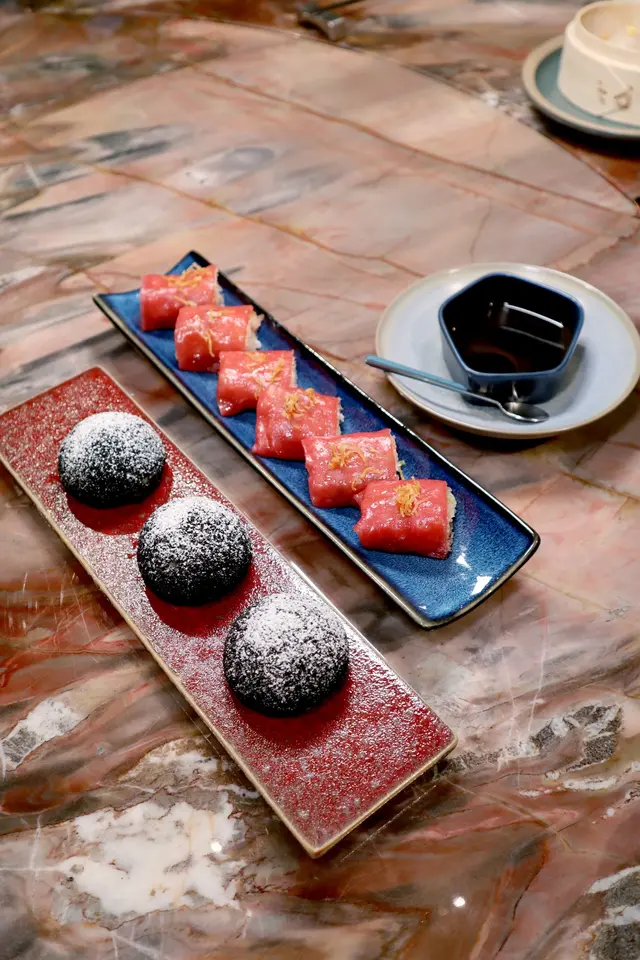 黑金雪山包及鮮蝦紅米脆腸