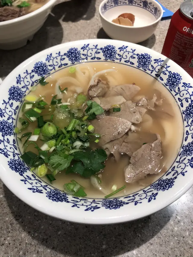 羊肉刀削麵