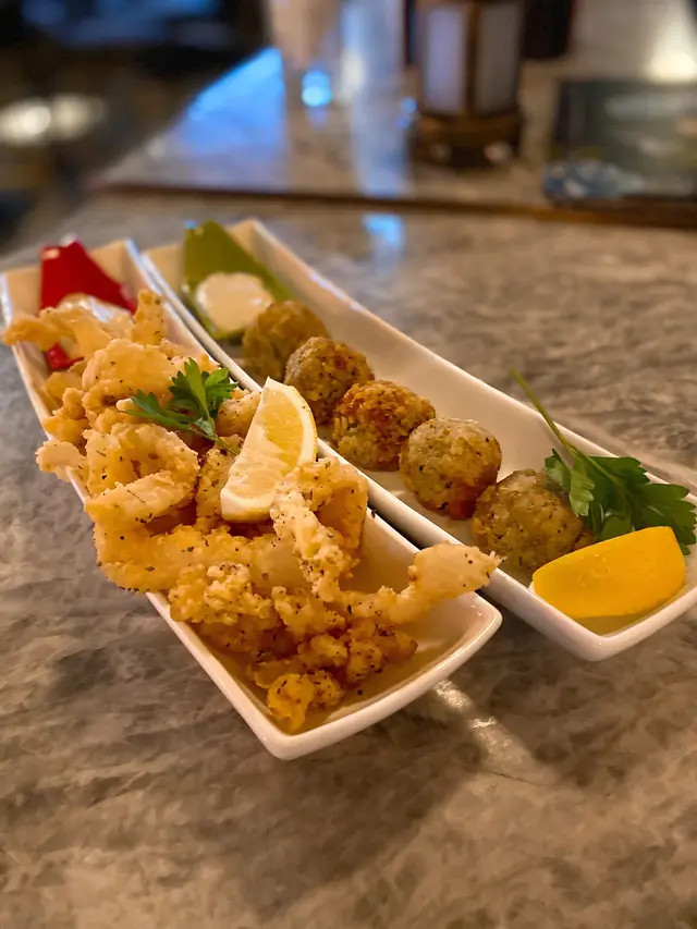 什菌芝士意式飯球、香草炸魚條配檸檬汁