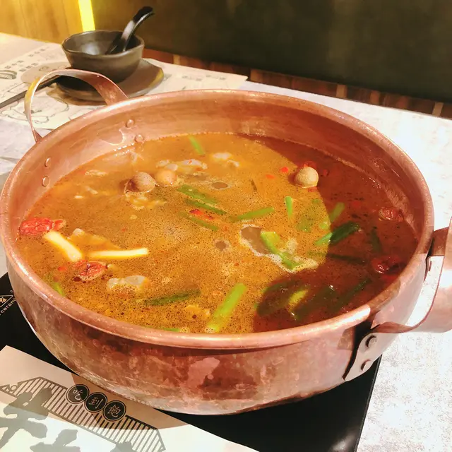 侍應推介,人氣之選,果然不錯,湯味濃郁,連食材都能滲入牛骨味