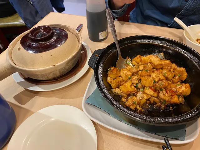 咸魚雞粒豆腐煲