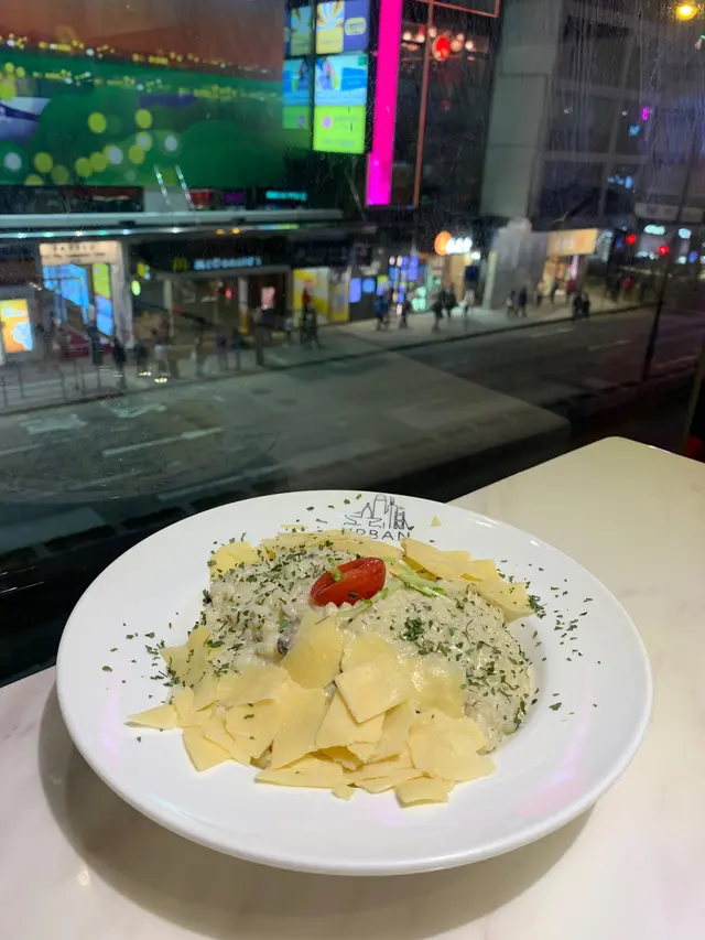 即磨芝士黑松露野菌大啡菇忌廉意大利飯