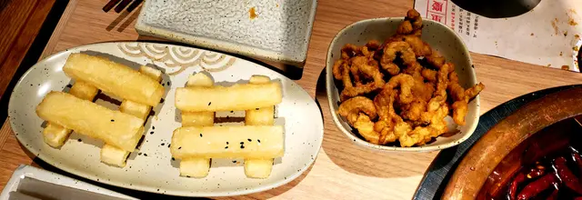 炸酥肉和走了紅糖的糍粑