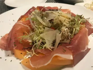 有机烟三文鱼凯撒沙律