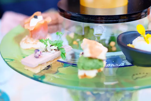 Daubigny’s Garden Tea Set