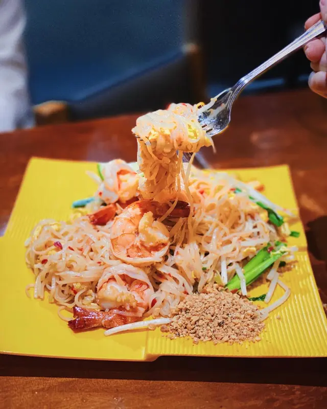 泰式鮮蝦炒金邊粉