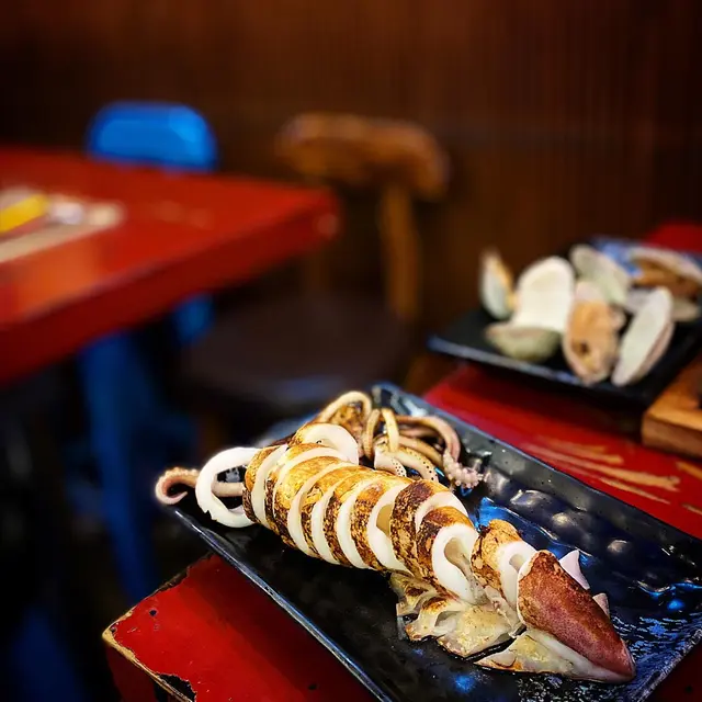 泰式燒原隻鮮魷魚