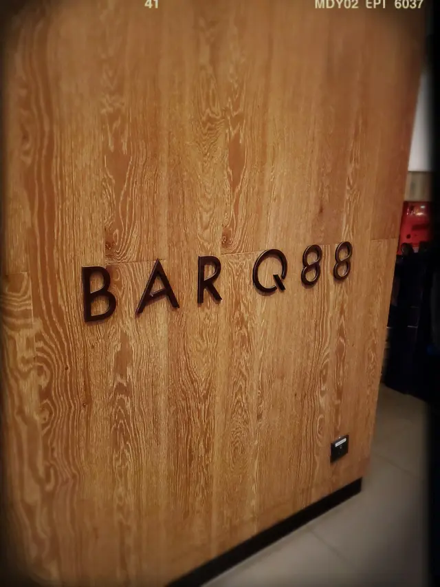 Bar Q88