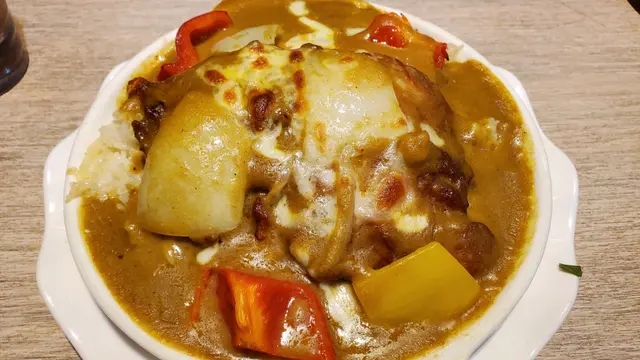 焗咖哩雞扒火腿飯
