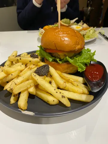 手打黑松露牛肉汉堡