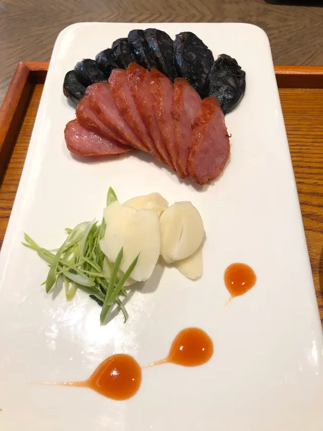 墨魚腸拼台式香腸