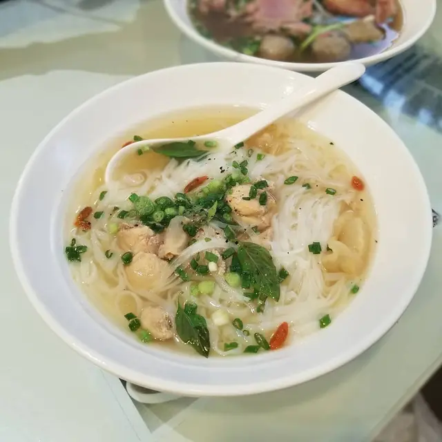 越式花膠老火雞湯河