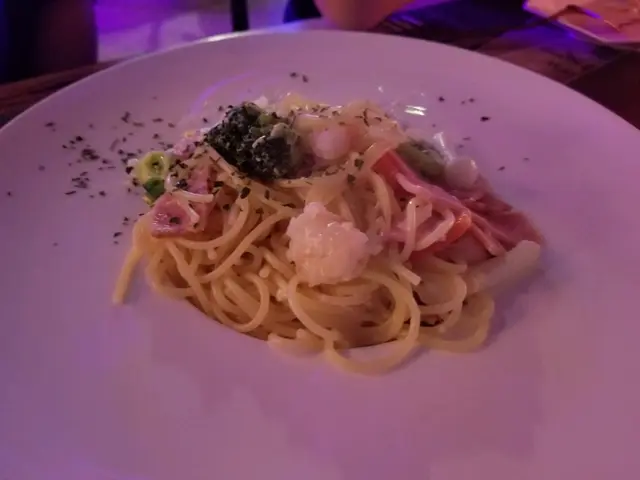 我好怕食一啲意粉乾爭爭又無味,呢個意粉 一啲都冇令我失望🤭,份量剛剛好👍🏻味道夠唔會太鹹,醬汁仲好足夠一啲都唔乾 😍