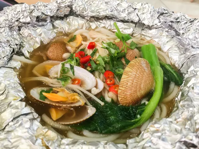 錫紙煮花甲配米線底