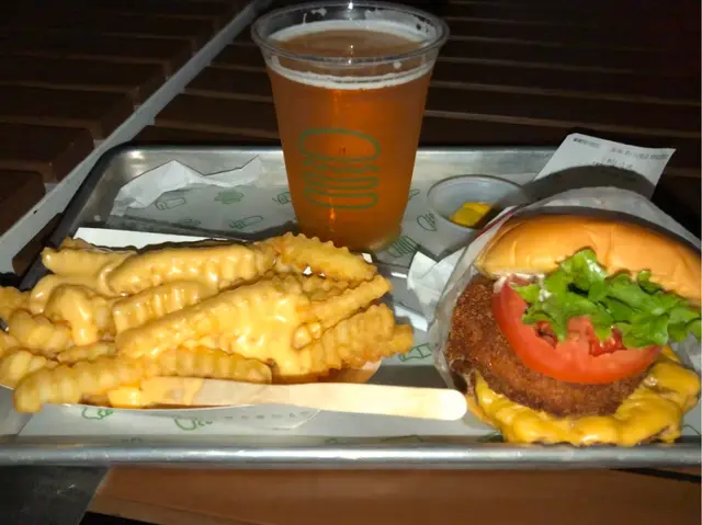Shack Stack、Cheese Fries & ShackMeister Ale