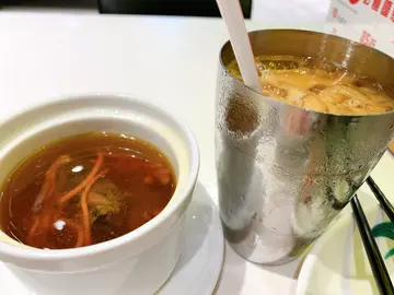 蟲草花竹絲雞燉湯