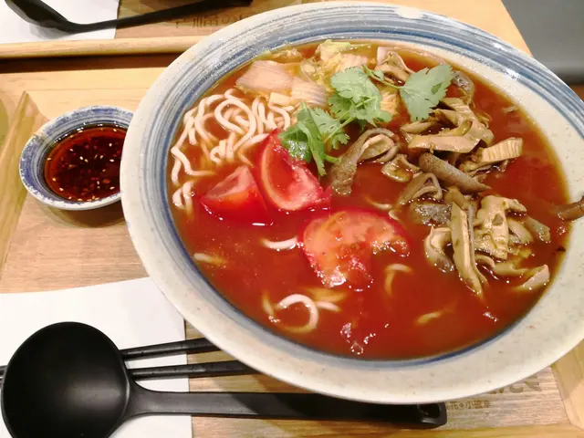 麻辣蕃茄豬肚麵