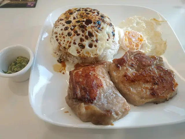 豬扒煎雙蛋飯