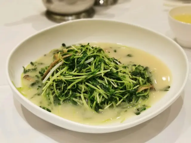 茶樹菇上湯翡翠苗