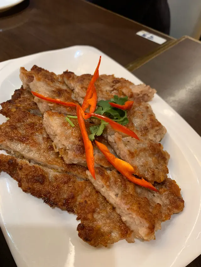 鹹魚茸煎肉餅