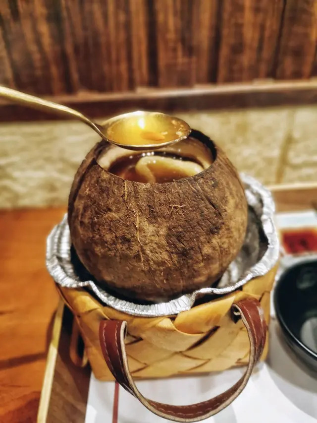 蟲草花乾貝土雞燉鮮鮑湯