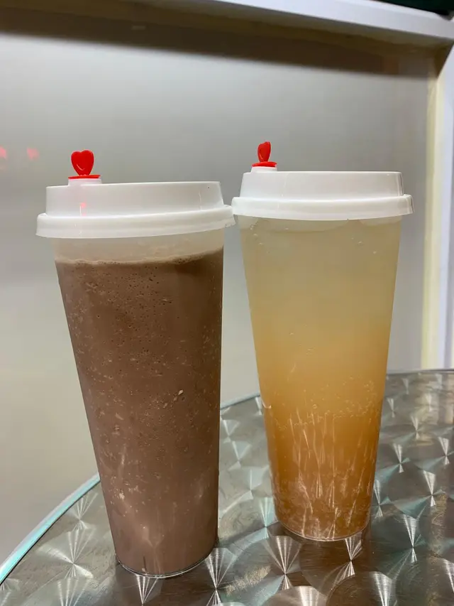 暗黑朱古力幼沙、荔枝氣泡