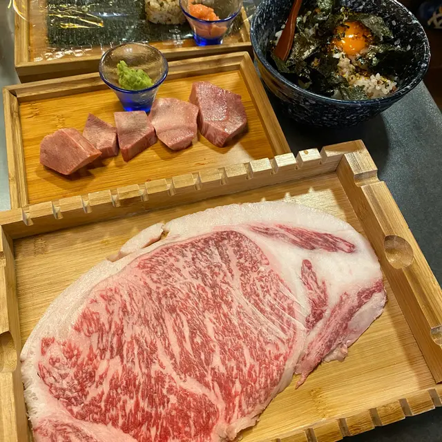 肉質油脂分佈平均,入口即溶