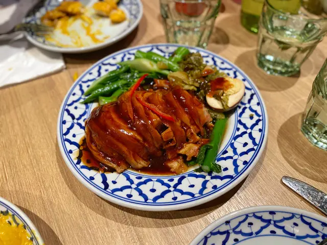 泰式去骨鹵水豬手