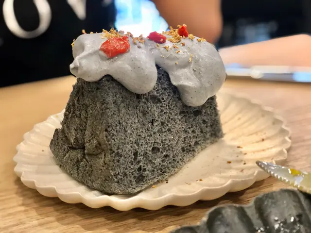 黑芝麻戚風蛋糕