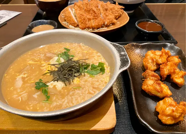 鐵鍋豬肉泡飯配唐揚炸雞定食