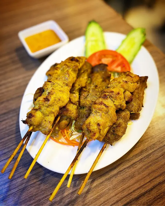 串燒三拼 (豬牛雞)