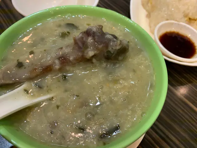 鴨腎菜乾豬骨粥