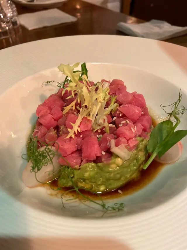 吞拿魚牛油果他他