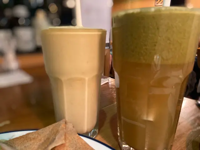 牛油果蘋果青瓜汁，香蕉熱情果蜂蜜