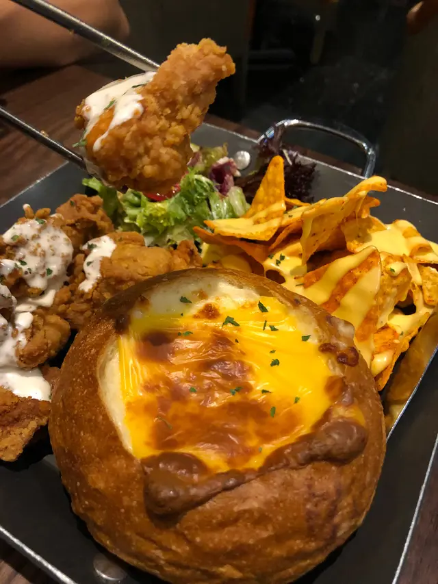 溶岩芝士炸雞麵包