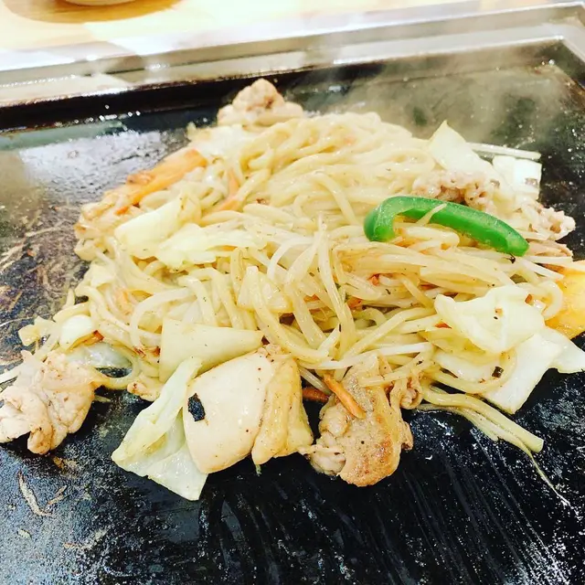 肉類雜錦炒麵