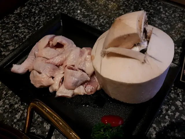 原個椰子雞湯（半隻）