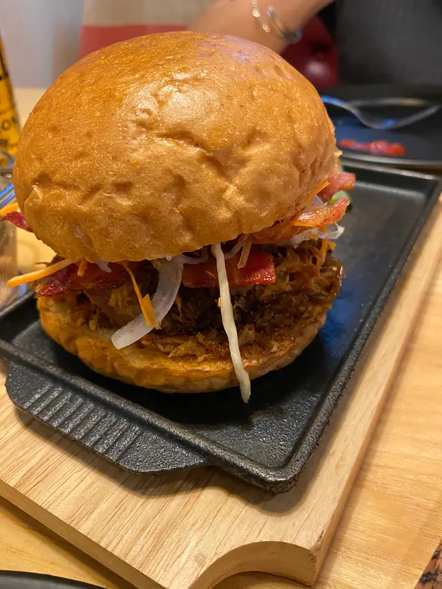 尼個漢堡，鍾意食BBQ汁嘅人一定鍾意，係出色