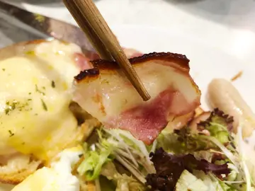 班尼迪蛋配英式鬆餅