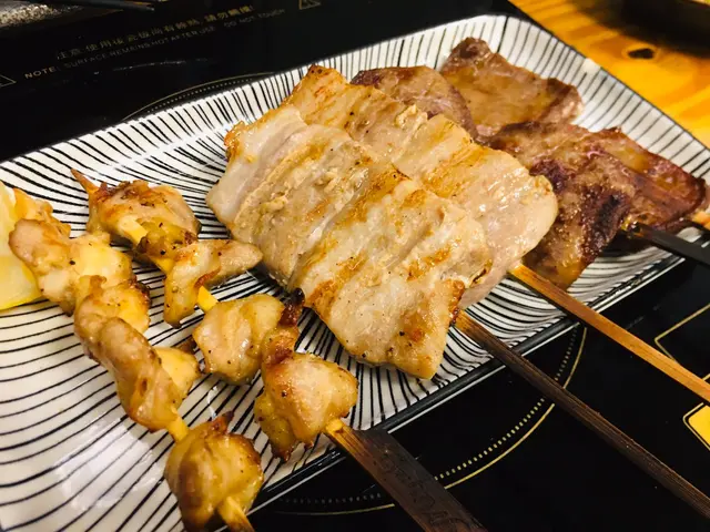 雞軟骨、鹽燒五花腩、鹽燒牛舌