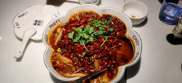 水煮巴蜀毛血旺