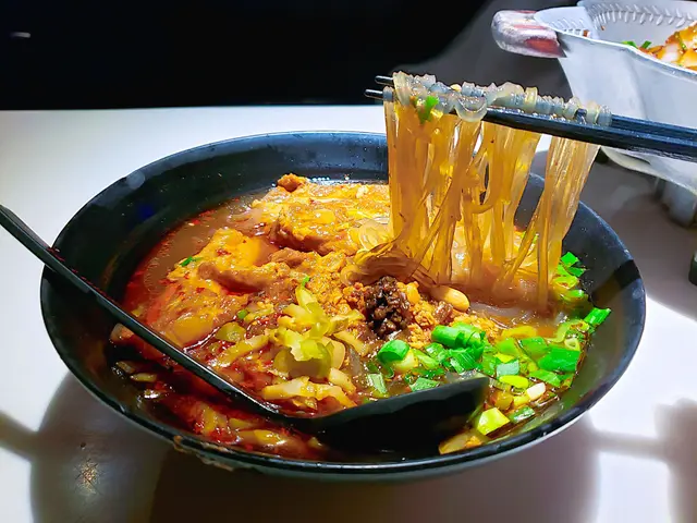 川香豬軟骨酸辣水晶粉