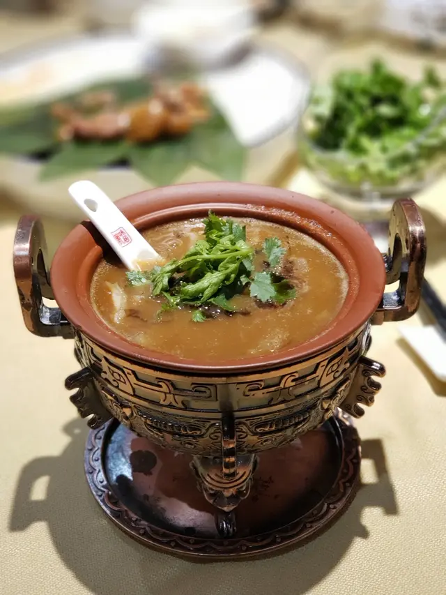 花膠紅燒大魚翅