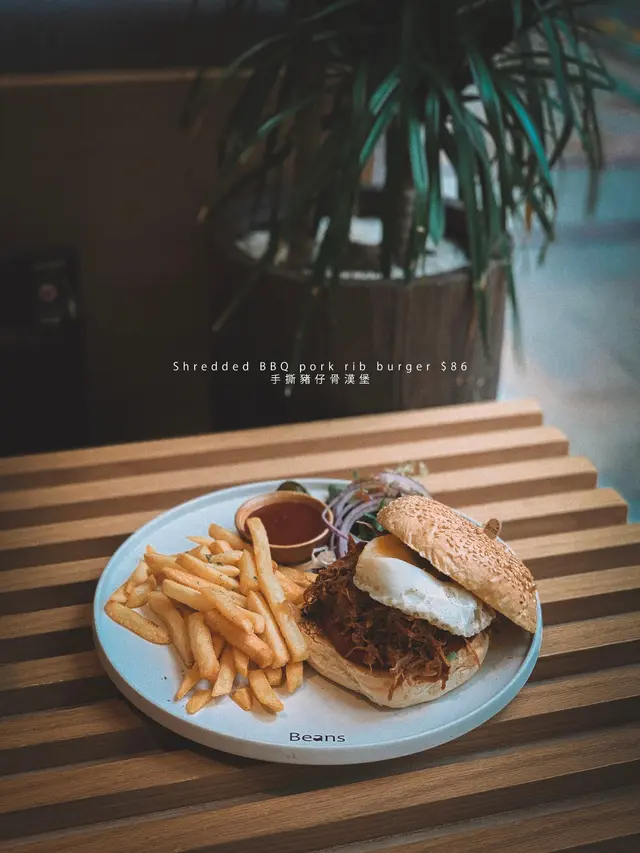 手撕豬仔骨漢堡