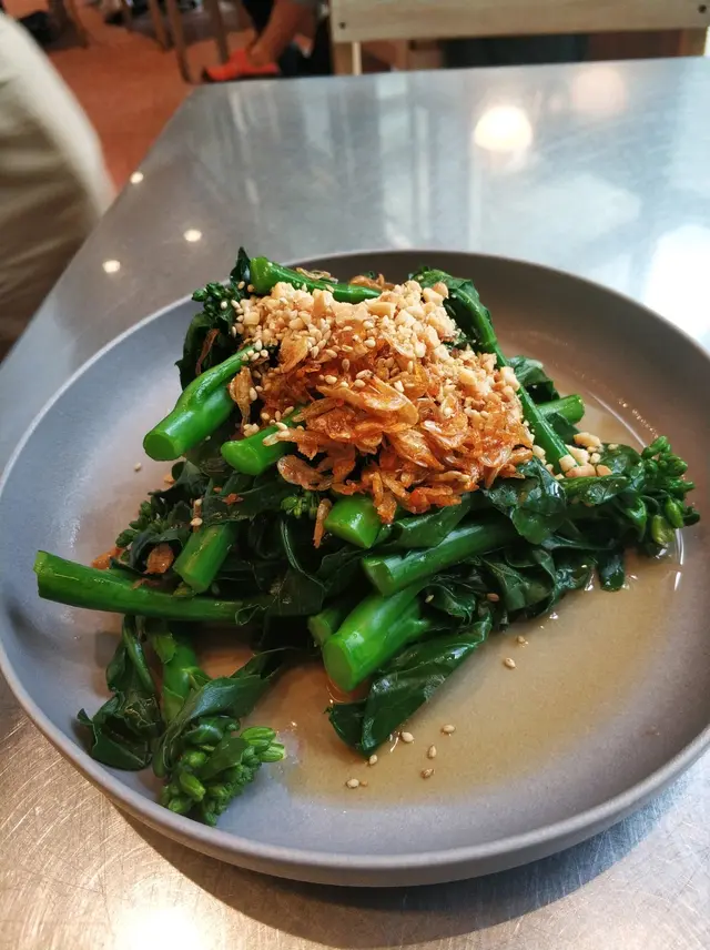 灼芥蘭苗配上炒香左既蝦米仔,正,份量又多