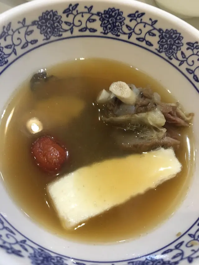 藥膳黑草羊腩煲